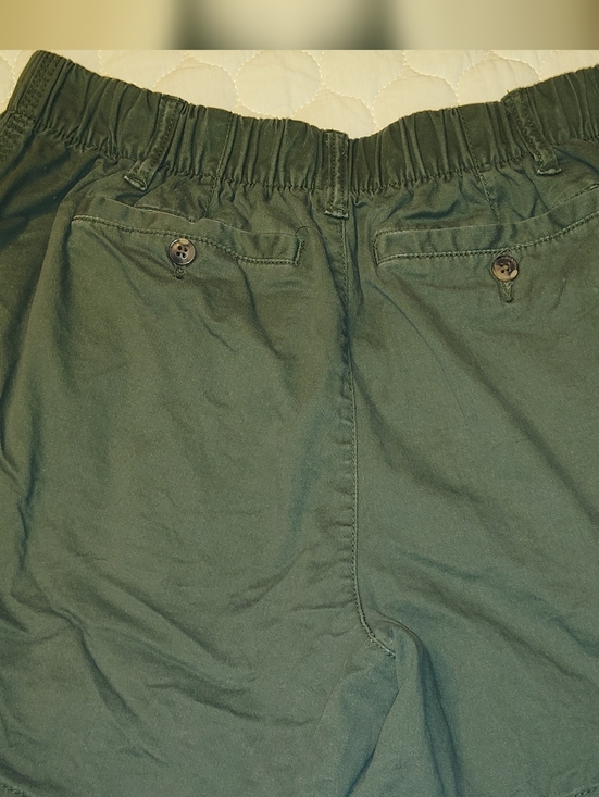Old Navy Dark Green Women's Shorts - Picture 2 of 3